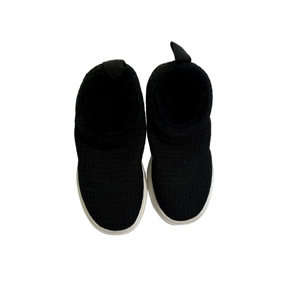 Lusso Cloud Guru Sherp Waffle Knit Chukka Sneakers in Black